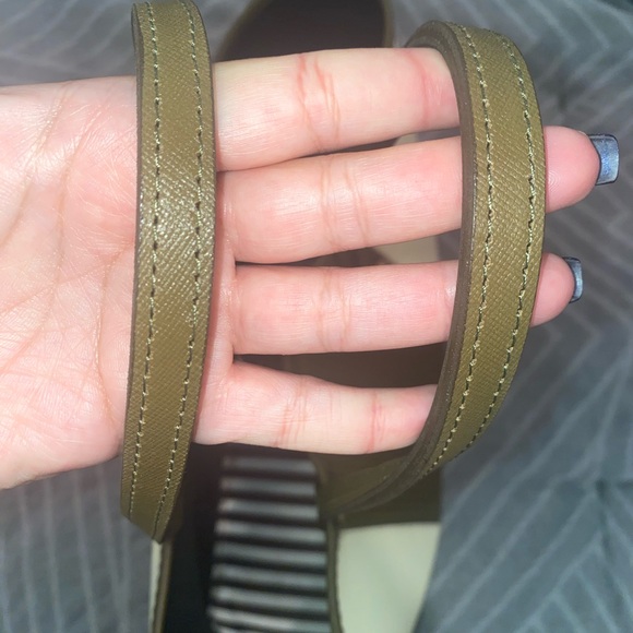 🪐Rare Henri Bendel W 57th perforated tote - Picture 7 of 12